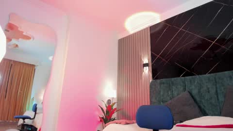 Snapshot of naomi_monroe chatting on April 10, 2026, 12:10 pm Naomi online show from April 10, 2026, 12:10 pm