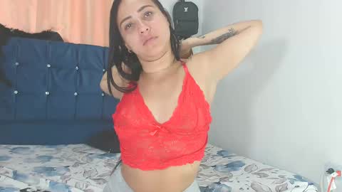 Mia online show from September 8, 2025, 2:49 pm
