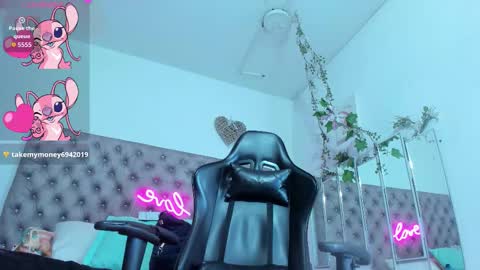 Naomi online show from December 1, 2025, 11:15 am