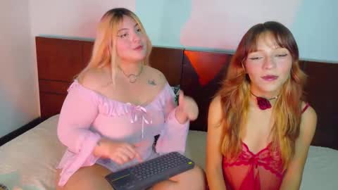 Snapshot of naomiandtsuki chatting on March 16, 2026, 7:23 am Naomi and Tsuki online show from March 16, 2026, 7:23 am