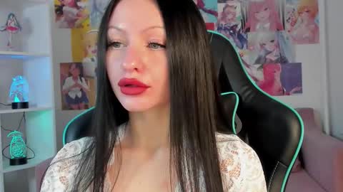 Naomi online show from November 24, 2025, 5:29 am