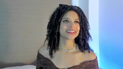 naomidawson online show from October 21, 2025, 11:49 pm