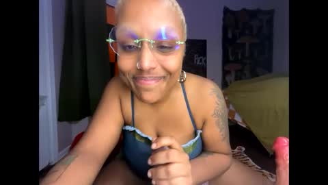 Naomigiirl6 online show from December 11, 2024, 6:20 pm