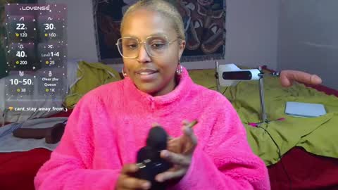 Naomigiirl6 online show from December 26, 2024, 6:12 pm