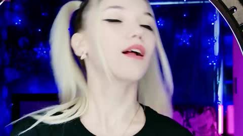 naomihita online show from February 21, 2026, 8:04 am