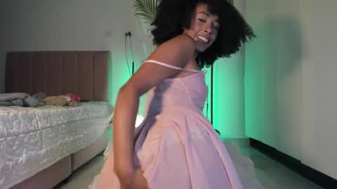 Naomii online show from October 6, 2025, 1:36 am