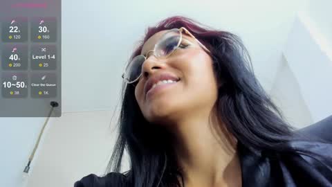 naomiiii   online show from December 7, 2024, 5:26 am
