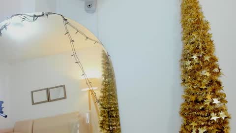 naomiiii   online show from December 21, 2024, 11:34 pm
