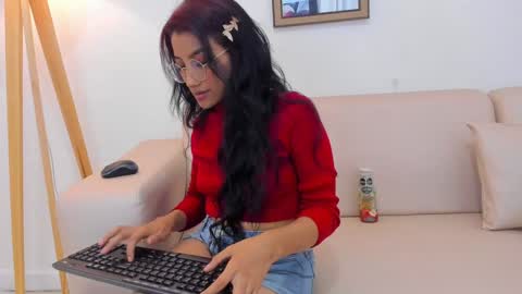naomiiii   online show from December 27, 2024, 11:53 pm