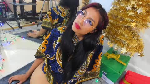 naomiiii   online show from January 2, 2025, 10:22 pm