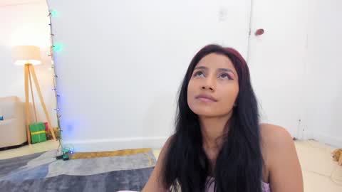 naomiiii   online show from January 10, 2025, 1:21 am