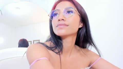 naomiiii   online show from January 16, 2025, 4:49 am