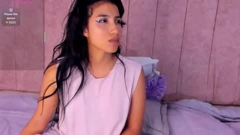 naomiiii   online show from September 12, 2025, 5:07 am