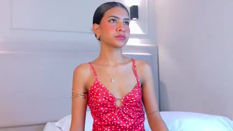 Naomi Klarc online show from January 13, 2026, 11:48 am