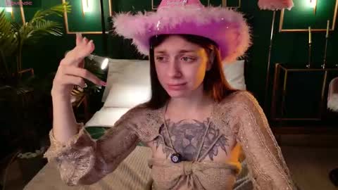 Naomi online show from September 26, 2025, 4:49 am