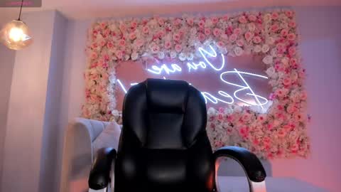 Naomi online show from February 20, 2025, 12:47 pm