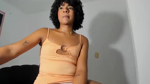 Snapshot of naomiwildburn chatting on December 6, 2024, 6:17 pm naomiwildburn online show from December 6, 2024, 6:17 pm