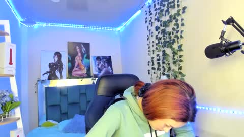 naomy online show from January 5, 2025, 1:35 am