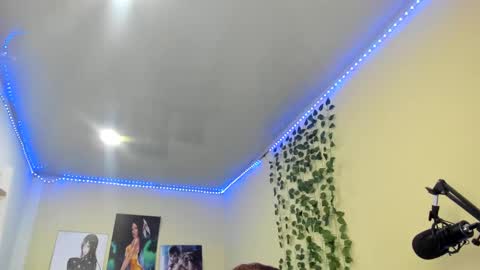 naomy online show from January 21, 2025, 7:39 pm