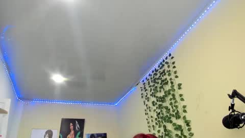 naomy online show from February 12, 2025, 2:03 am