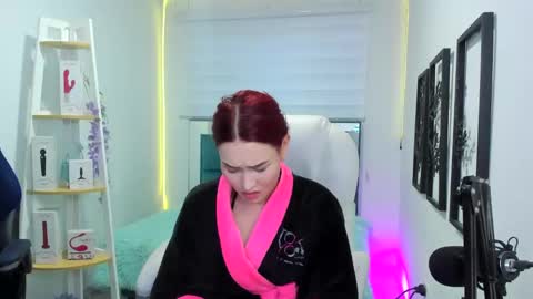 naomy online show from October 18, 2025, 10:21 pm