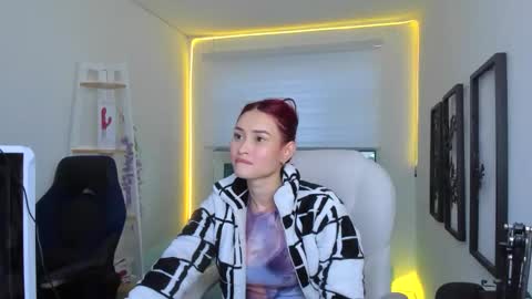 naomy online show from October 19, 2025, 11:00 am