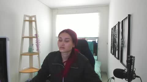 naomy online show from October 22, 2025, 7:02 pm