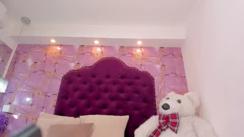 Naomy online show from November 10, 2025, 11:53 am