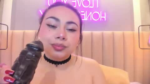 Snapshot of naomymonroe_ chatting on May 23, 2026, 10:52 am Naomy online show from May 23, 2026, 10:52 am