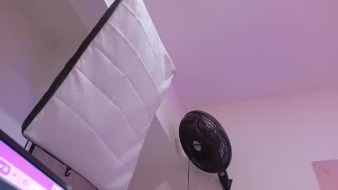 Nascary Fox online show from November 30, 2025, 2:43 pm