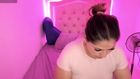 Nasly batista  online show from October 4, 2025, 9:35 pm