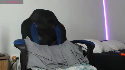 nassh_18 online show from March 5, 2025, 4:24 am