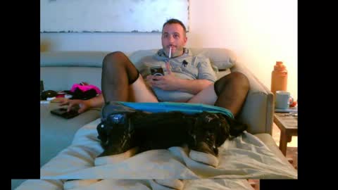 nassobout online show from October 1, 2025, 2:06 am