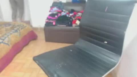 Vivian online show from September 24, 2025, 9:51 pm