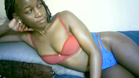 Marie online show from October 19, 2025, 7:42 am