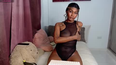 Julieth  online show from February 2, 2025, 12:09 am