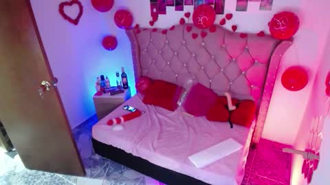 nat_evans8 online show from February 15, 2026, 7:51 am