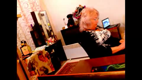 natali online show from January 4, 2025, 7:44 pm