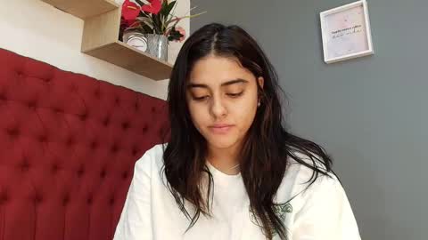 Naty  online show from November 30, 2025, 12:20 pm