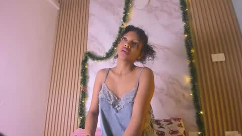 Natalia online show from December 21, 2025, 7:37 am