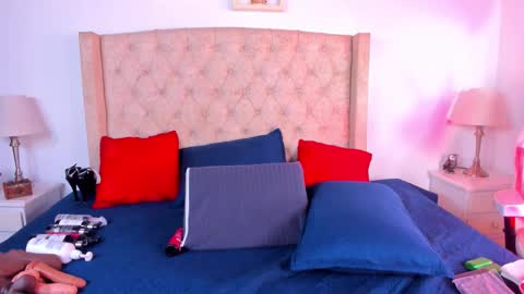 Natalia online show from September 30, 2025, 4:06 am