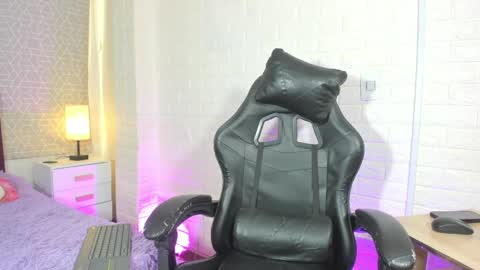 Snapshot of natalia_kiss01 chatting on April 24, 2026, 9:39 pm Natalia Kiss online show from April 24, 2026, 9:39 pm
