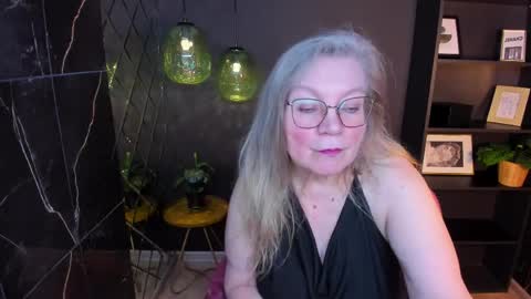 NataliCloud online show from April 1, 2026, 1:52 pm