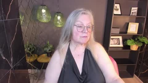 NataliCloud online show from May 11, 2026, 4:04 pm