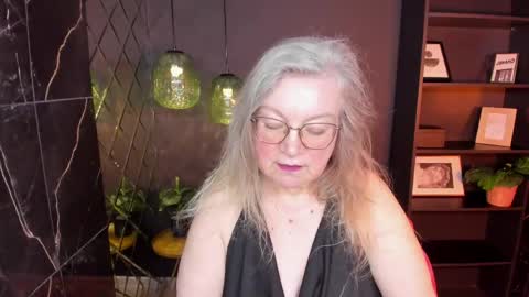 NataliCloud online show from May 28, 2026, 1:52 pm