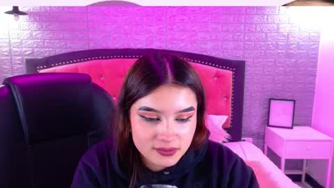 natalie  online show from September 25, 2025, 2:59 am