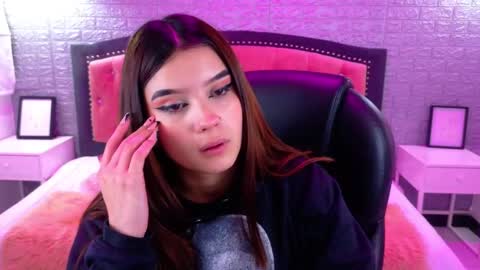 natalie  online show from October 3, 2025, 2:52 am