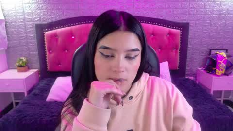 Snapshot of natalie_loffreda chatting on February 9, 2026, 3:32 am natalie online show from February 9, 2026, 3:32 am