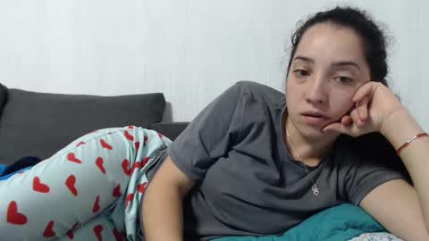 Miia online show from November 7, 2025, 5:51 am