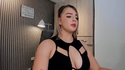 nataly_lblanck online show from October 8, 2025, 11:41 am
